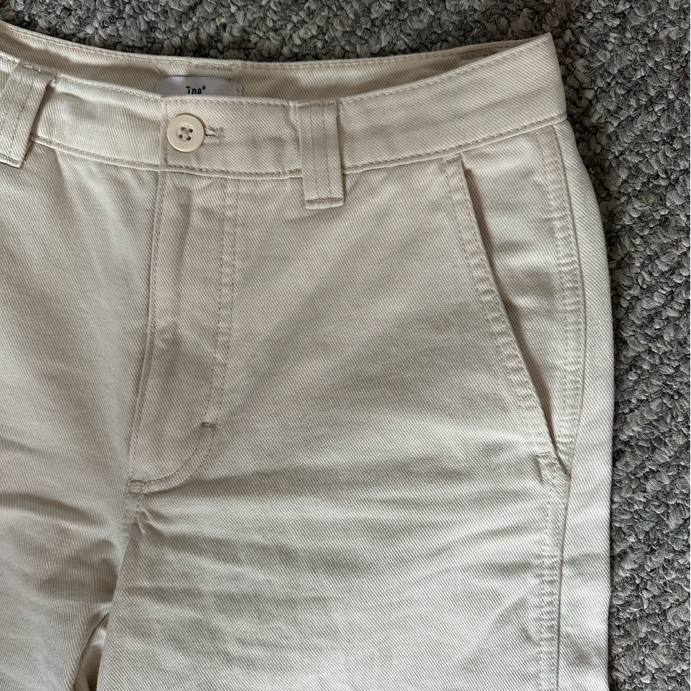 Aritzia TNA cream cargo pants